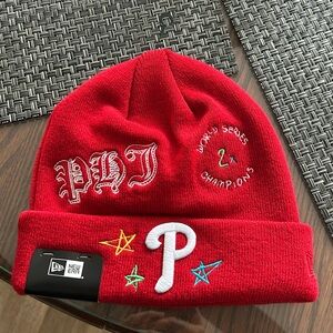 New Era Phillies beanie